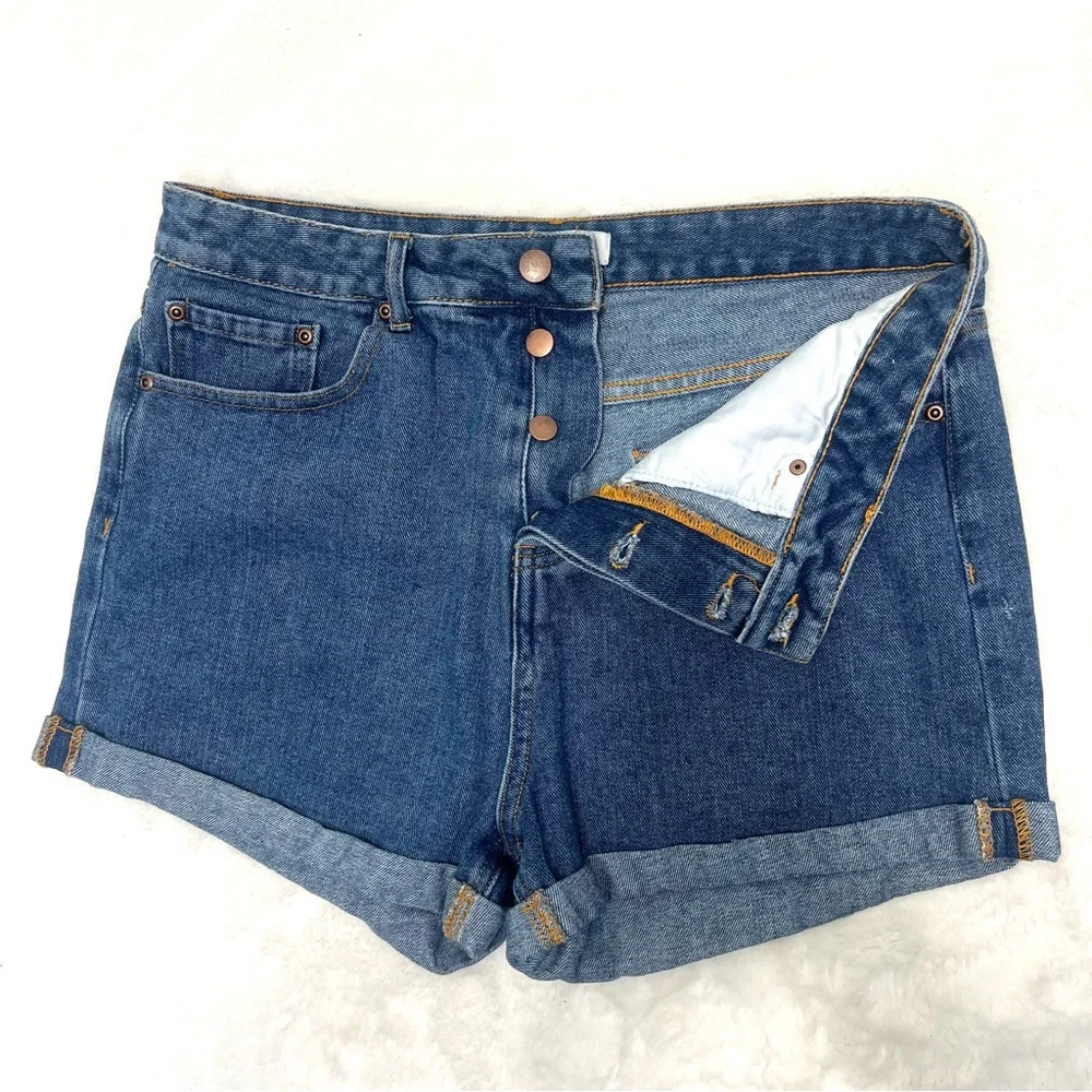 FOREVER 21 LOS ANGELES High Rise Jean Shorts Cuff Hem Medium Wash Size 31